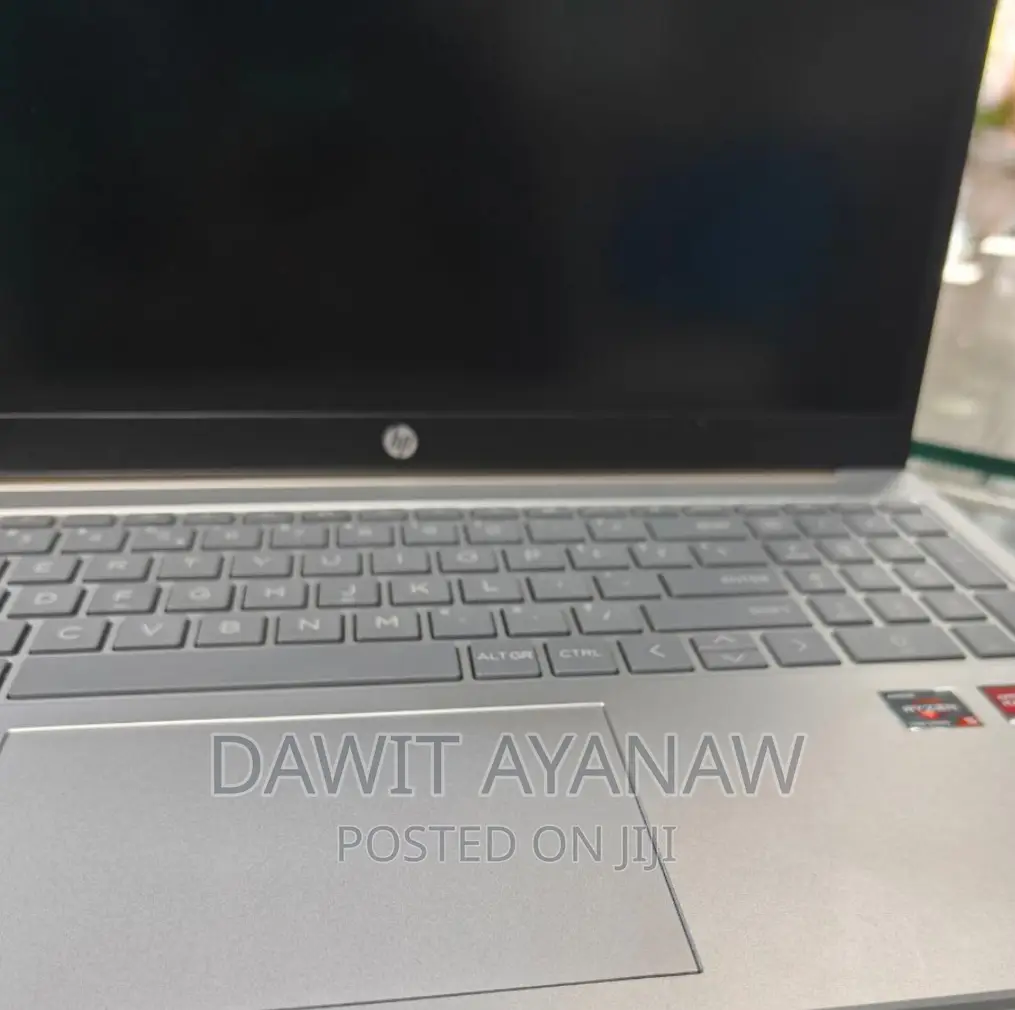 New Laptop HP 8GB AMD Ryzen 5 SSD 512GB