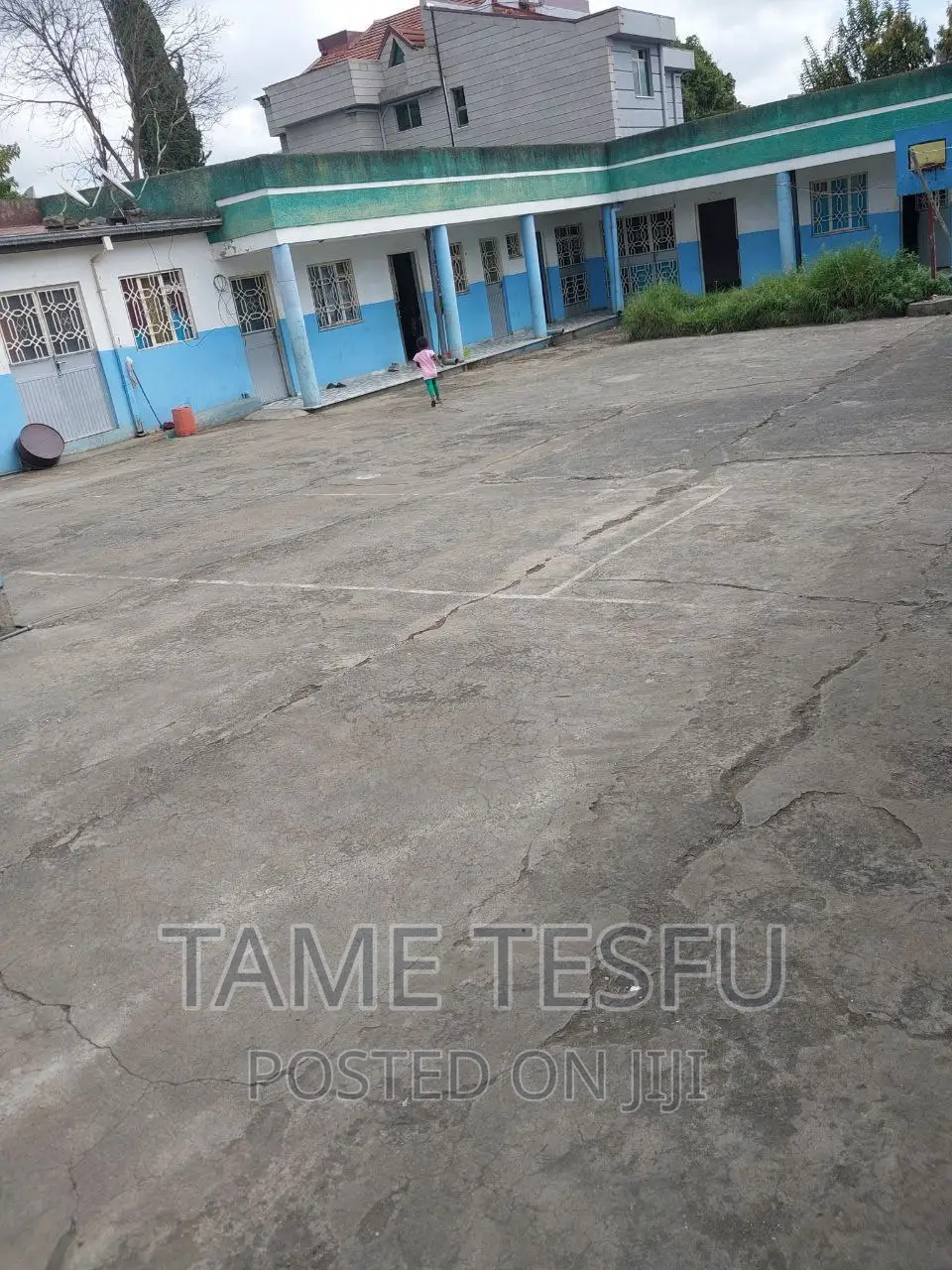 Furnished 6bdrm House in Yeka 02 for sale