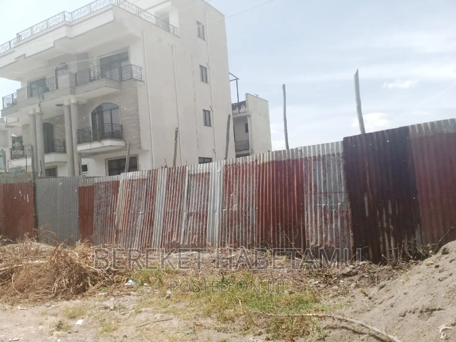 ለሽያጭ የቀረበ ቦታ