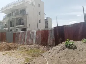 ለሽያጭ የቀረበ ቦታ