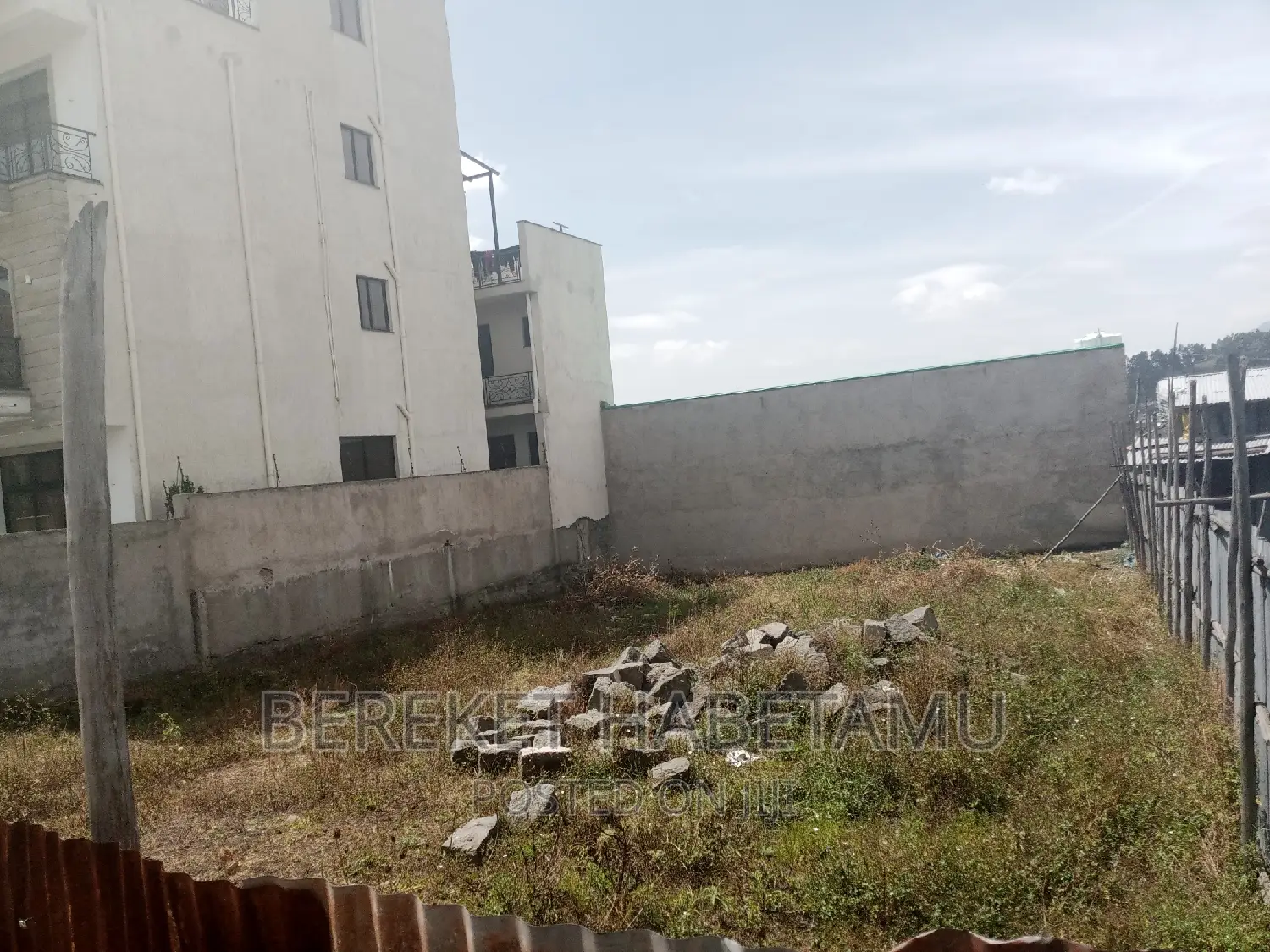 ለሽያጭ የቀረበ ቦታ