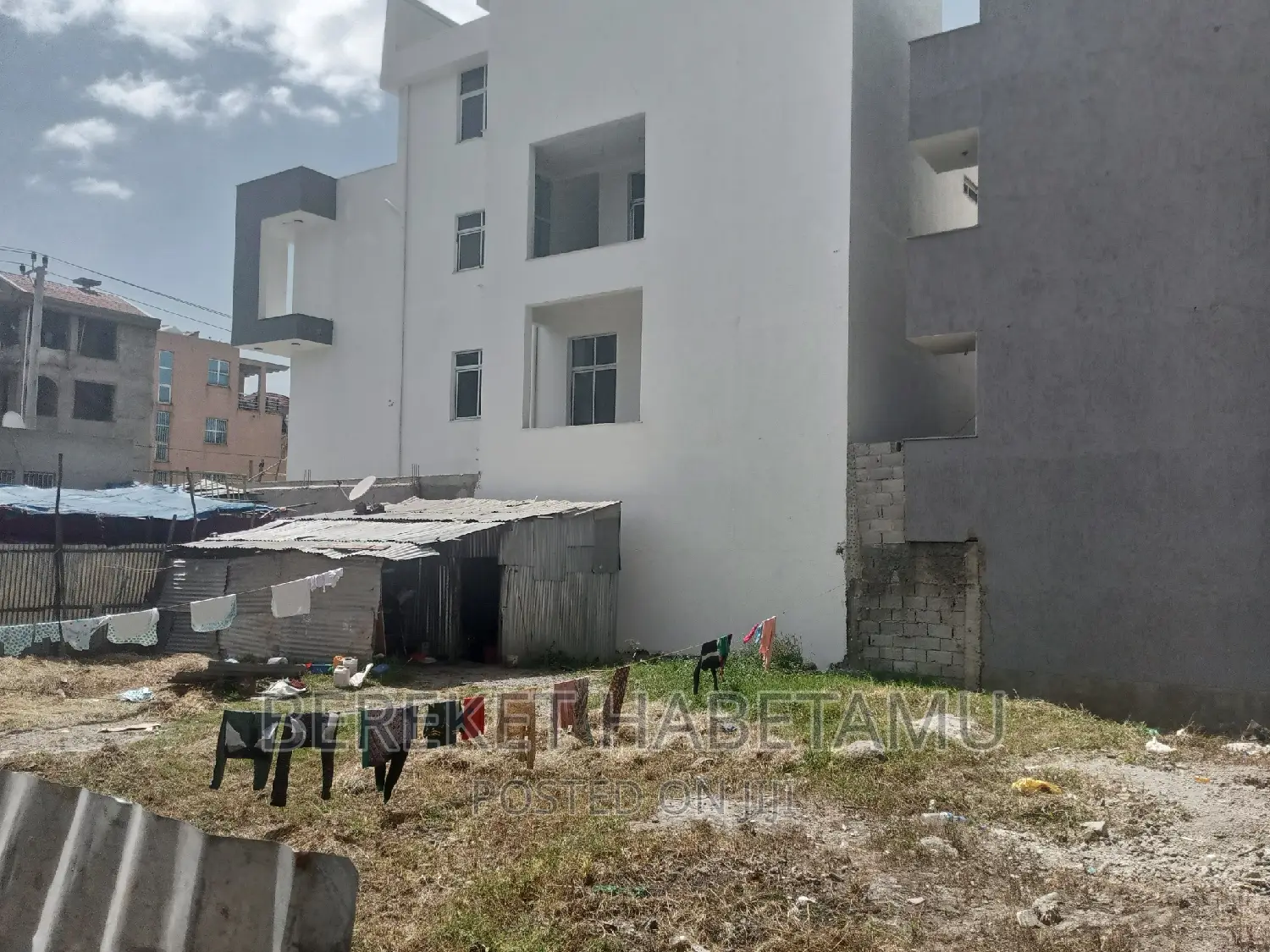 ለሽያጭ የቀረበ ቦታ 300ካሬ