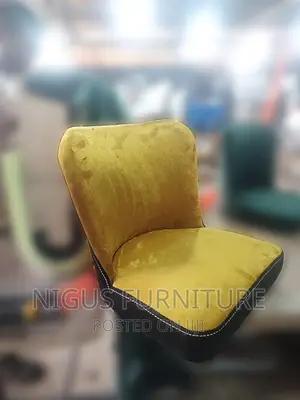 Photo - Quality Chairs / ጥራት ያላቸው ወንበሮች በፈለጉት ከለር መርጠው ይውሰዱ