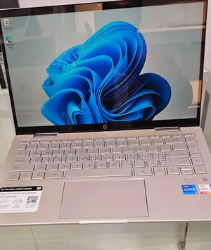 New Laptop HP Pavilion 17z 8GB Intel Core I7 SSD 1T