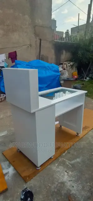 Nail Tabel የጥፍር ጠረጴዛ ( 110 Cm Width X 80 Cm Height )