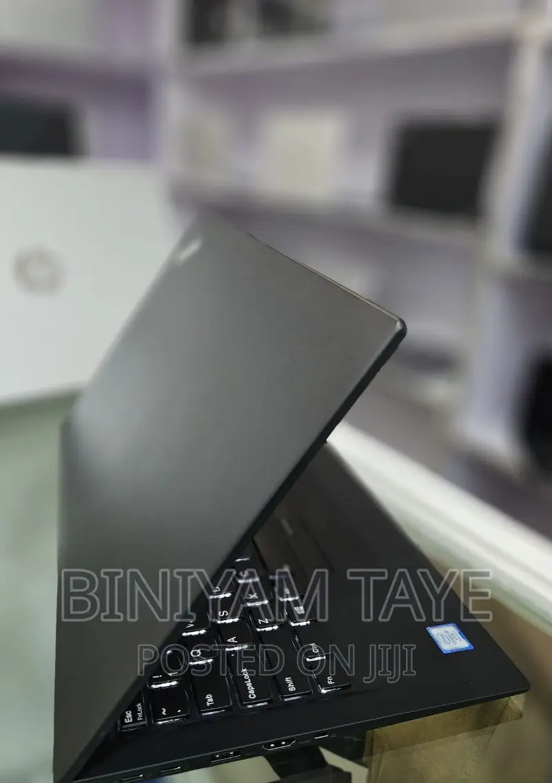 New Laptop Lenovo ThinkPad Yoga 8GB Intel Core I7 SSD 512GB