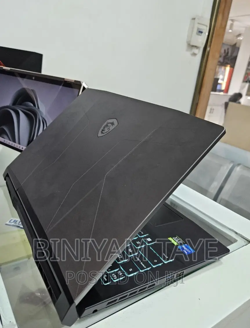 New Laptop MSI Pulse GL66 16GB Intel Core I7 SSD 1T