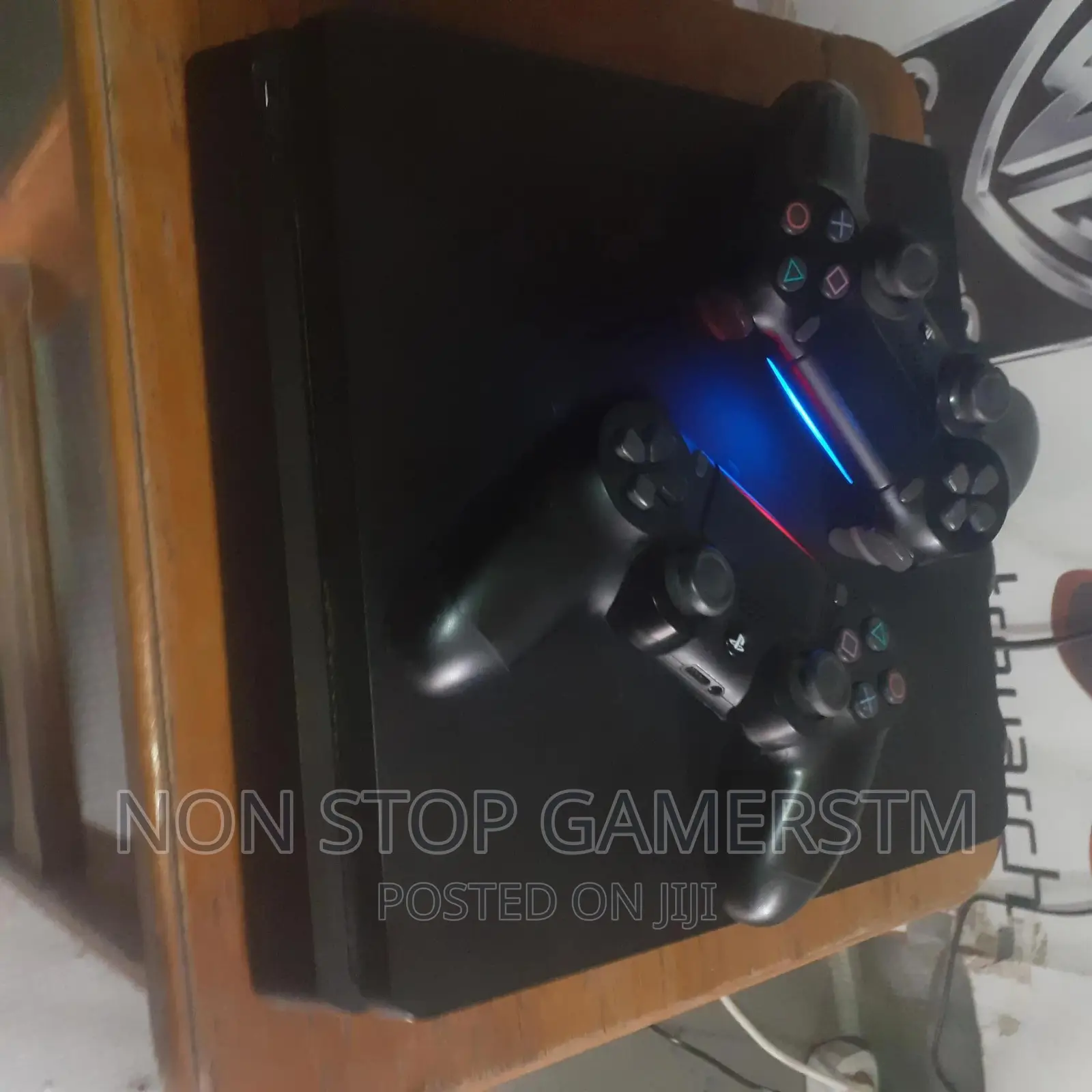 Ps4 Slim (With 2 Joysticks Warranty Included) Jailbreak