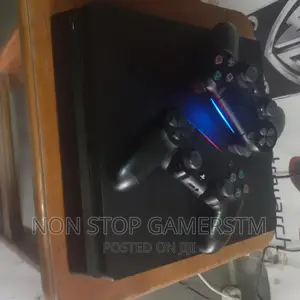 Ps4 Slim (With 2 Joysticks Warranty Included) Jailbreak