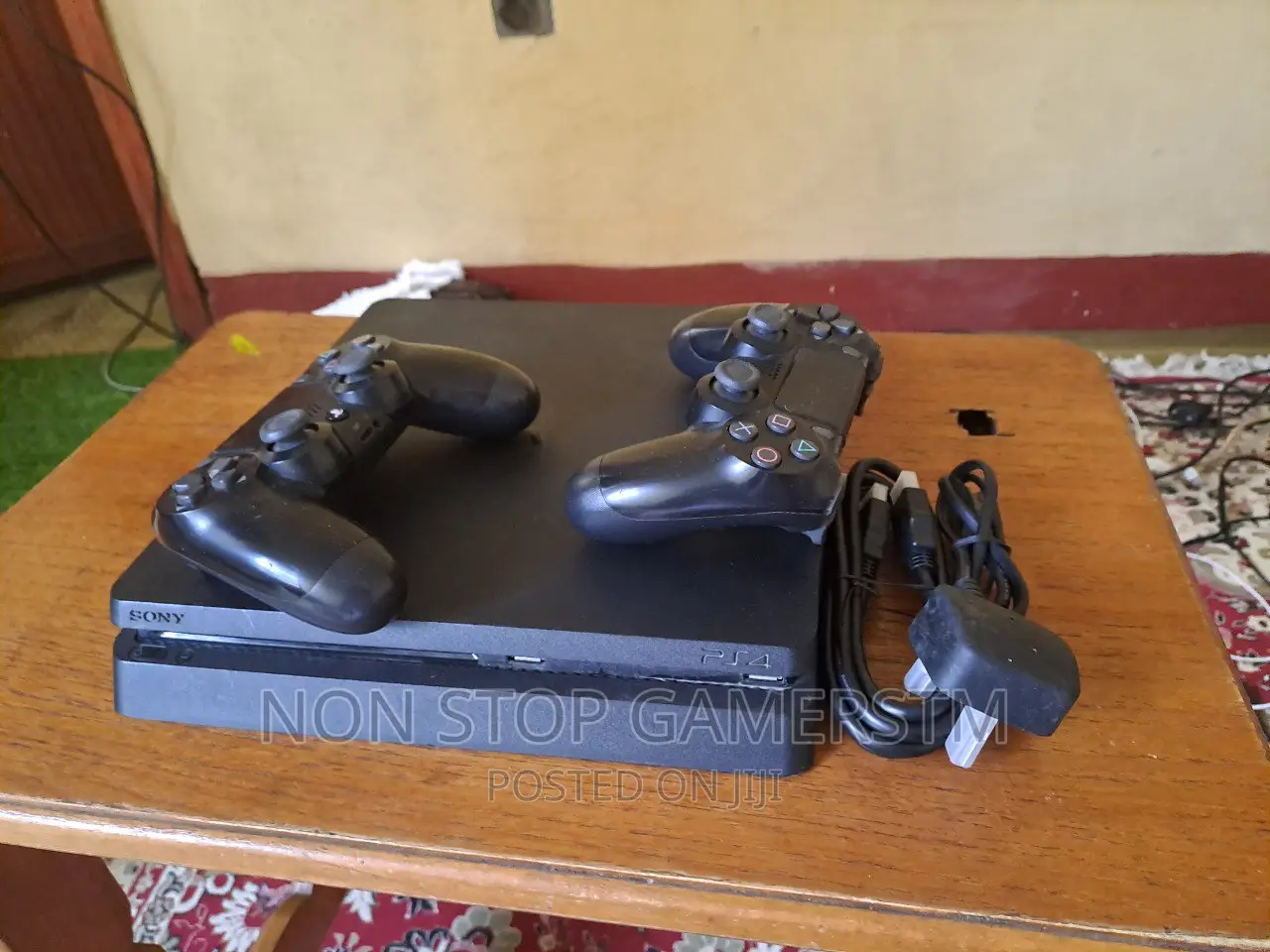 Ps4 Slim (With 2 Joysticks Warranty Included) Jailbreak