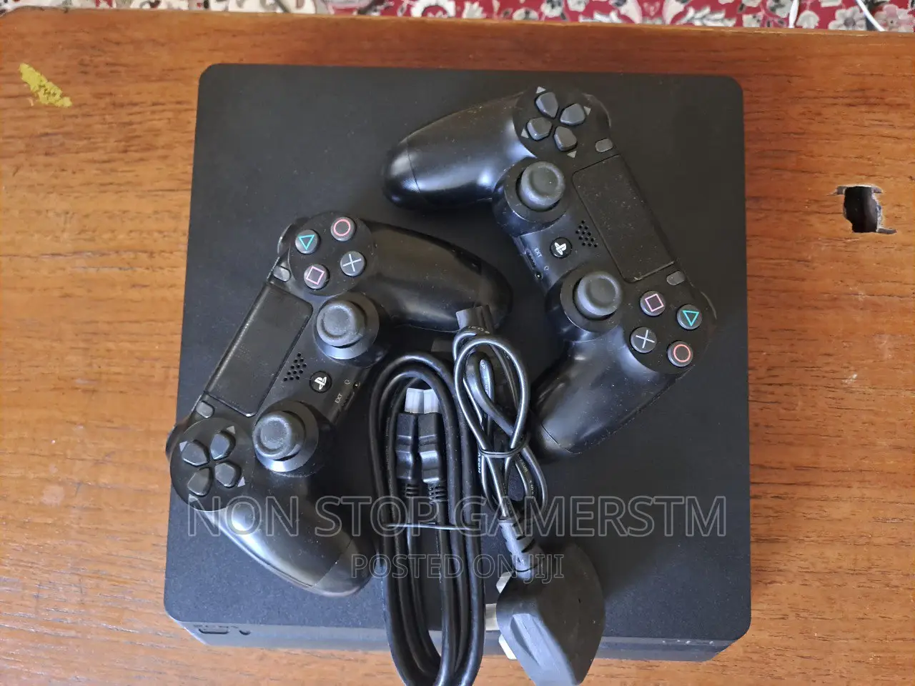 Ps4 Slim (With 2 Joysticks Warranty Included) Jailbreak