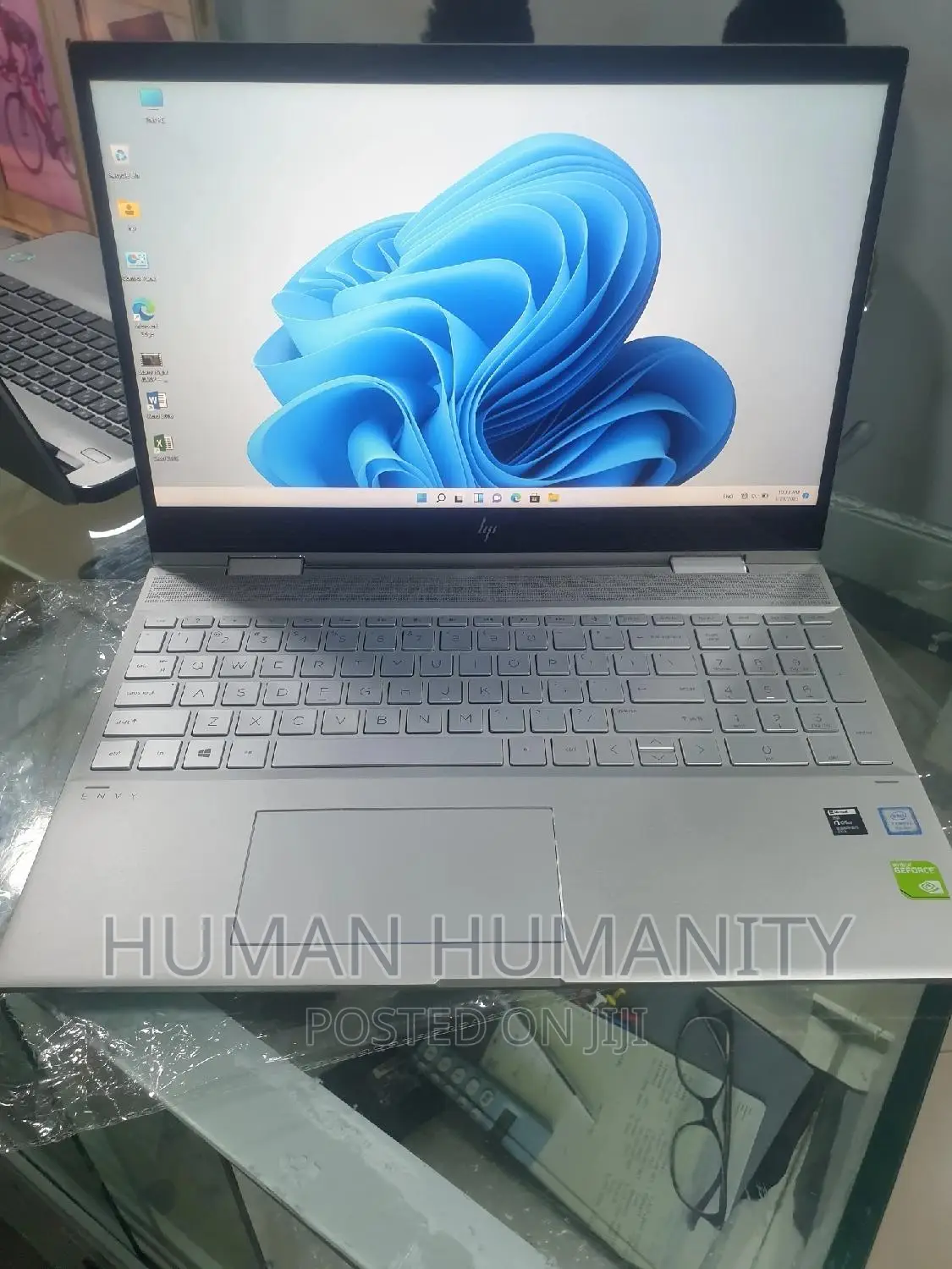 New Laptop HP Envy X360 8GB Intel Core I7 SSD 512GB