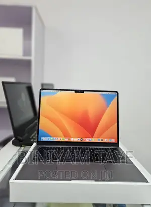 New Laptop Apple MacBook Air 2022 M2 8GB Intel Core I7 SSD 256GB