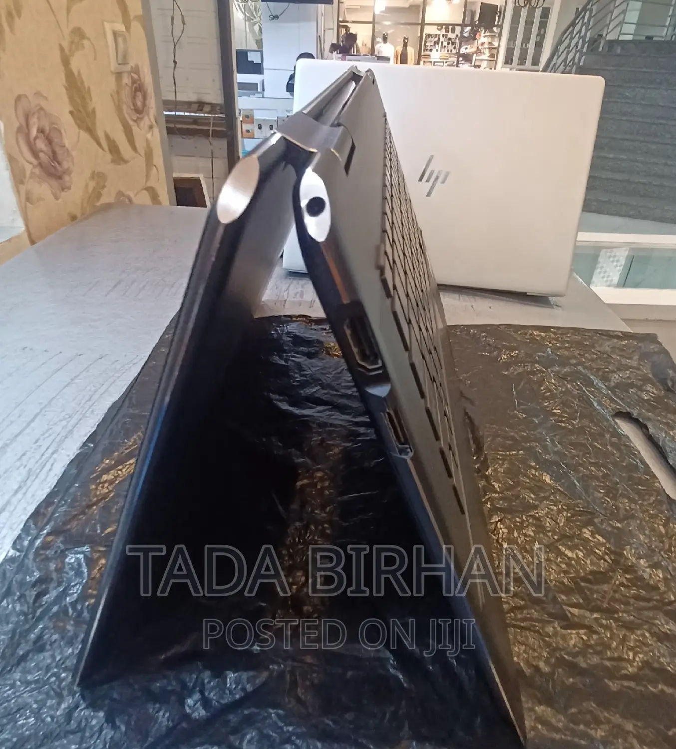 New Laptop HP Spectra 13 16GB Intel Core I7 SSD 1T