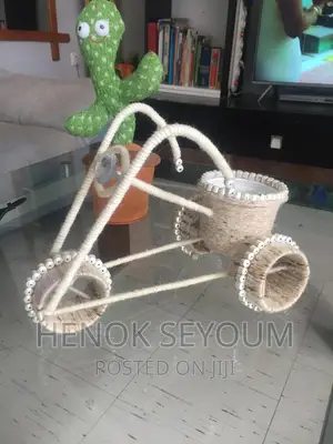 Vase, Plant Holder, or Pen and Key Chain Holder