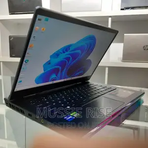 New Laptop MSI GE66 Raider 16GB Intel Core I7 SSD 1T