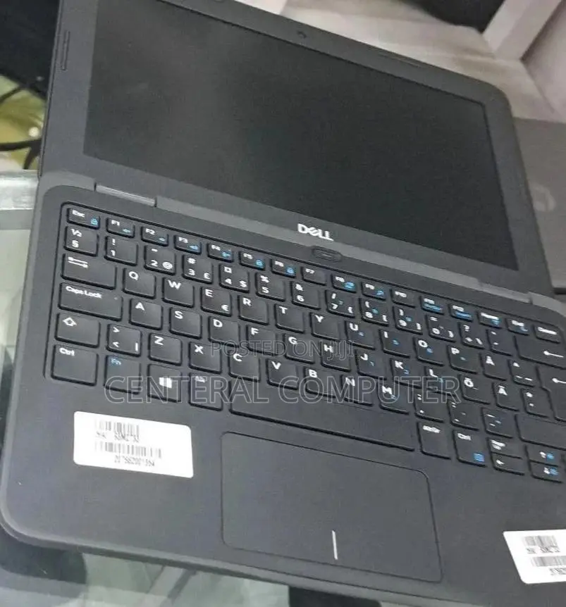 New Laptop Dell Latitude 3180 8GB Intel Core i5 SSD 128GB