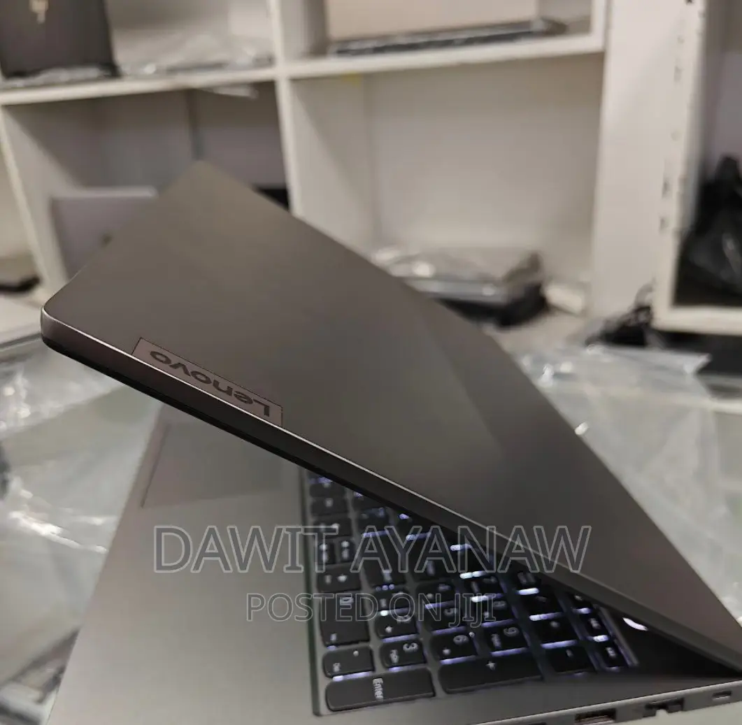 New Laptop Lenovo 16GB AMD Ryzen 7 SSD 512GB