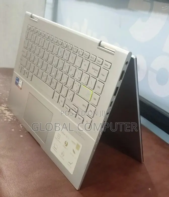 New Laptop Asus VivoBook E12 E203NA 8GB Intel Core I5 SSD 512GB