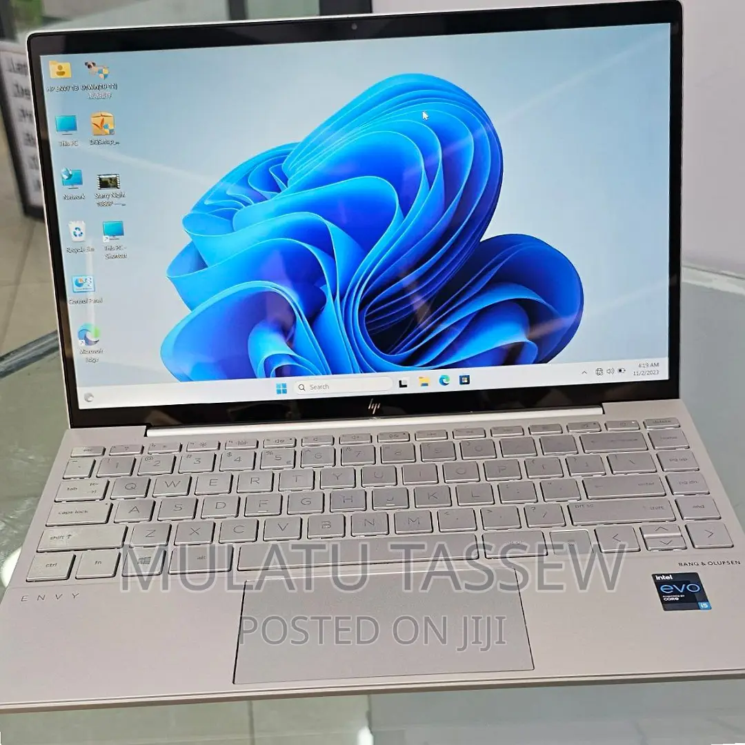 New Laptop HP Envy X360 8GB Intel Core I5 SSD 512GB