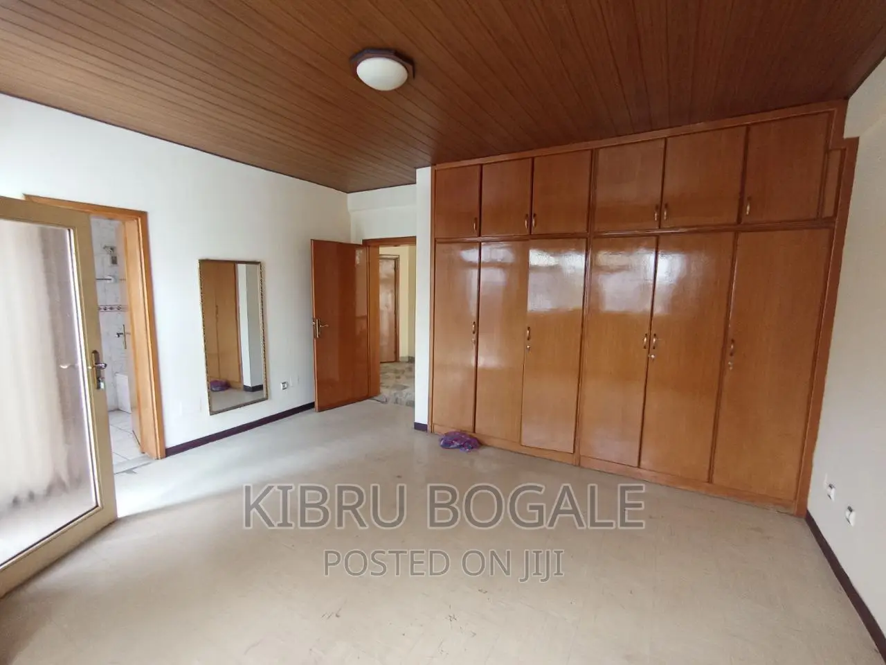 7bdrm House in 22(Hayahulat), Bole for sale