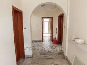 7bdrm House in 22(Hayahulat), Bole for sale