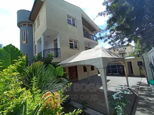 7bdrm House in 22(Hayahulat), Bole for sale