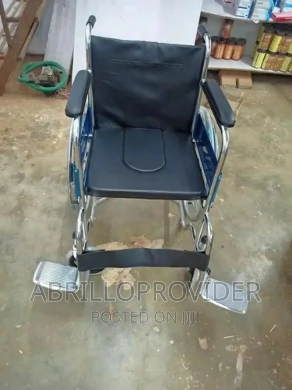 Chrome Wheel Chair With Removable Seat
/Wheelchair/Wheelchar