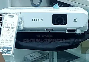 Brand New Epson Projector Eb S05 Model