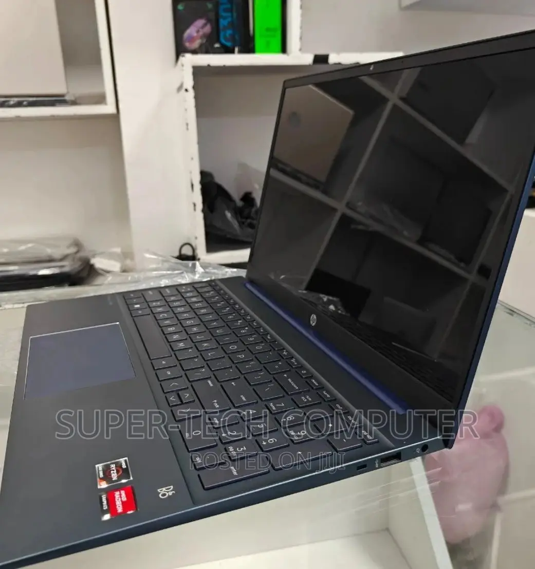 New Laptop HP Pavilion 15 8GB AMD Ryzen 5 SSD 512GB