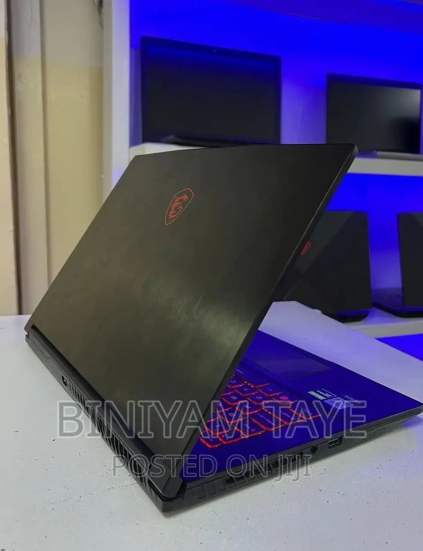 New Laptop MSI GF63 8GB Intel Core I5 SSD 512GB