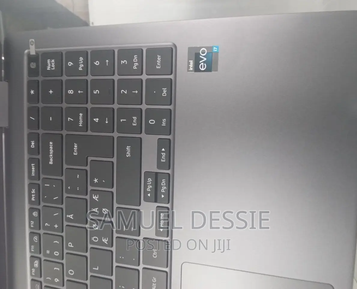 New Laptop Samsung 16GB Intel Core I7 SSD 512GB