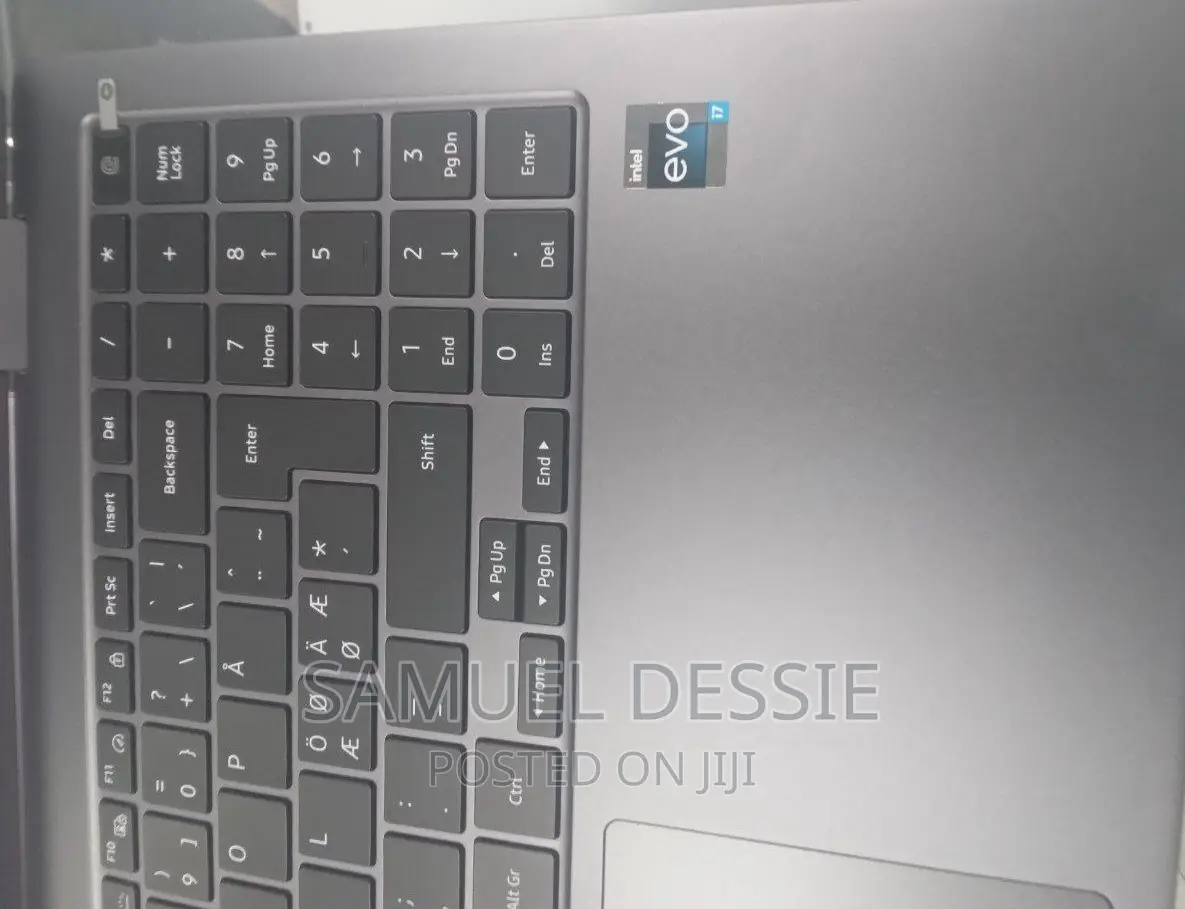 New Laptop Samsung 16GB Intel Core I7 SSD 512GB