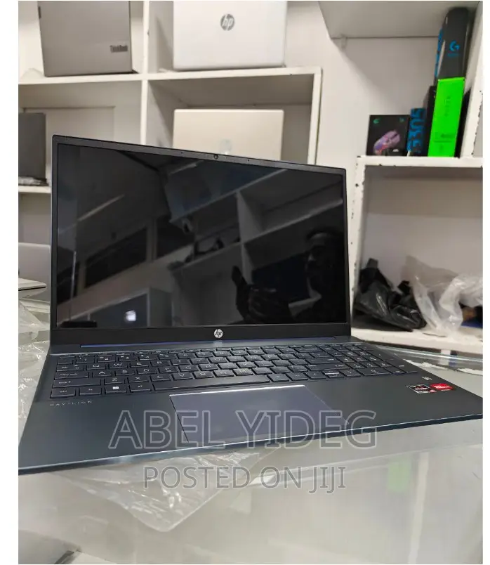 New Laptop HP Pavilion 15 8GB AMD Ryzen 5 SSD 512GB