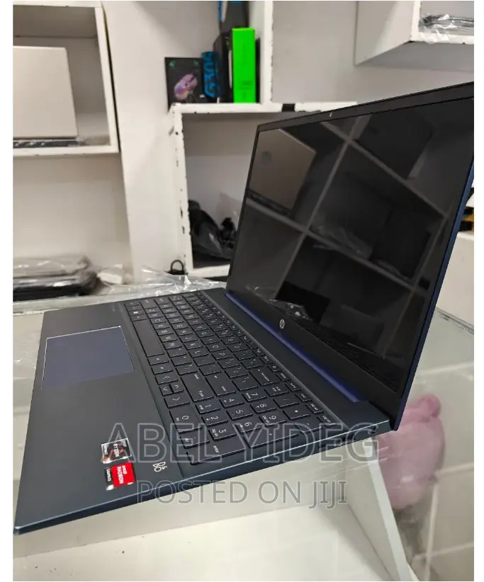 New Laptop HP Pavilion 15 8GB AMD Ryzen 5 SSD 512GB