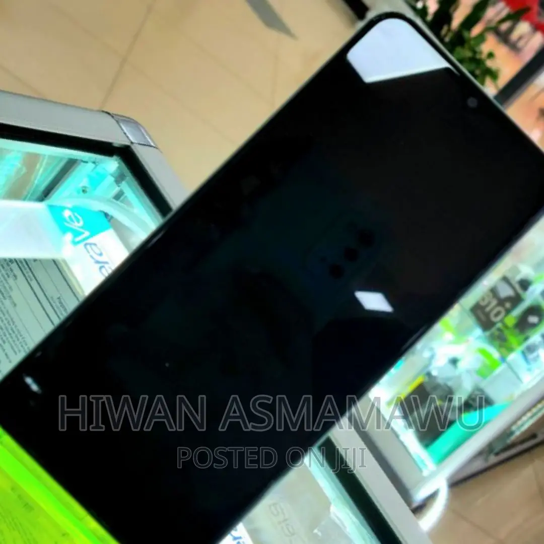 New Samsung Galaxy M13 128 GB Gold