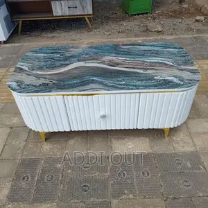 Photo - Table/ጠረጴዛ