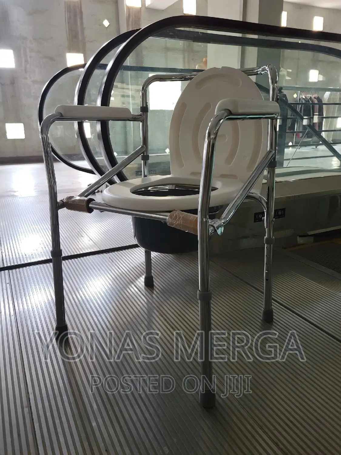 Commode-Chair/Steel-Fs894/Commode-Chair/Commode-Chair/Commod