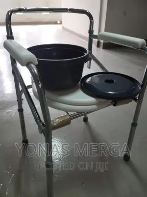 Commode/Adjustable to Suit Any Height/Toilet Seat/Popo-Chair