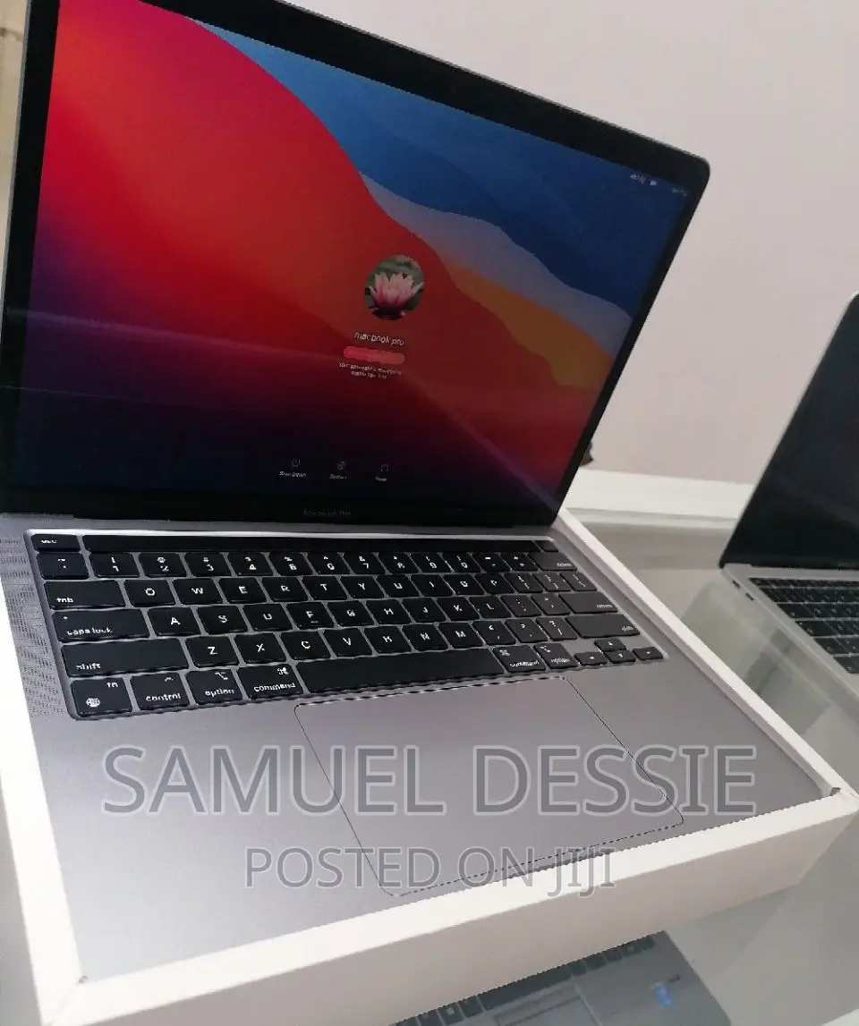 New Laptop Apple MacBook Pro 2020 M1 8GB Apple M1 Pro SSD 256GB