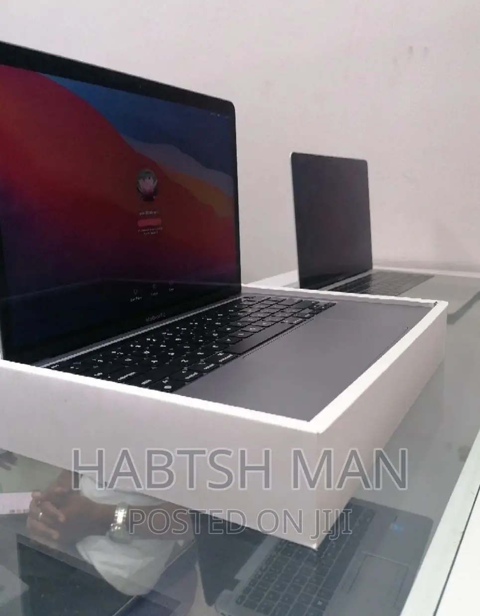 New Laptop Apple MacBook Pro 2020 M1 8GB Apple M1 SSD 256GB