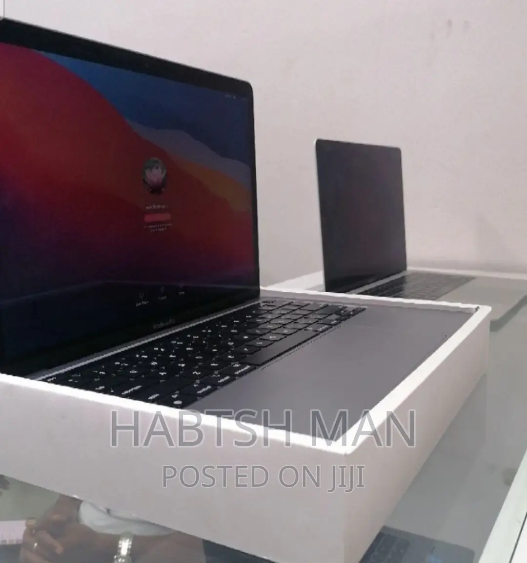 New Laptop Apple MacBook Pro 2020 M1 8GB Apple M1 SSD 256GB