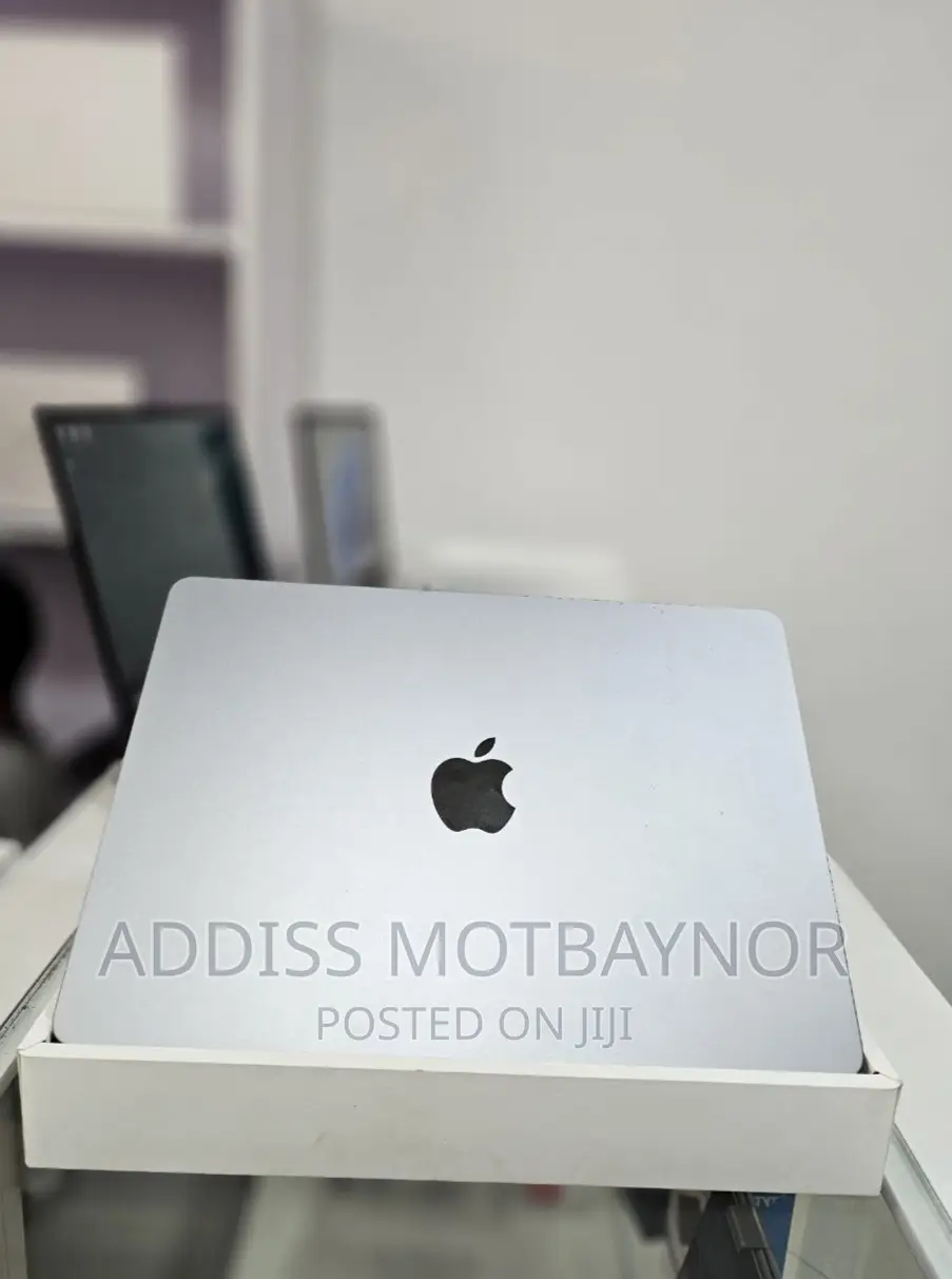 New Laptop Apple MacBook Pro 2017 16GB Intel Core I7 SSD 512GB