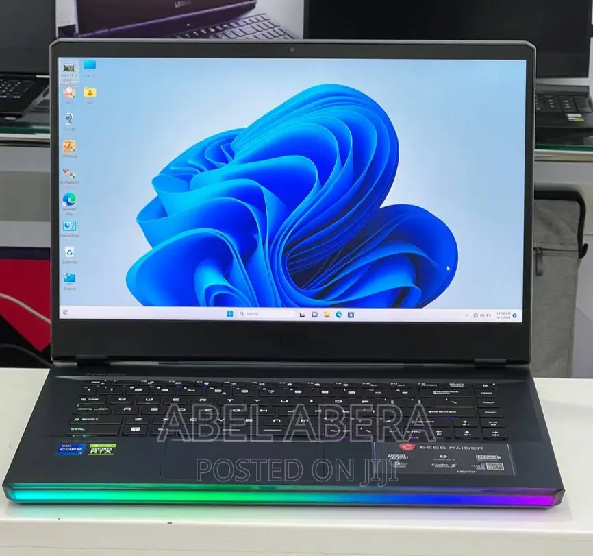 New Laptop MSI GE66 Raider 16GB Intel Core I7 SSD 1T