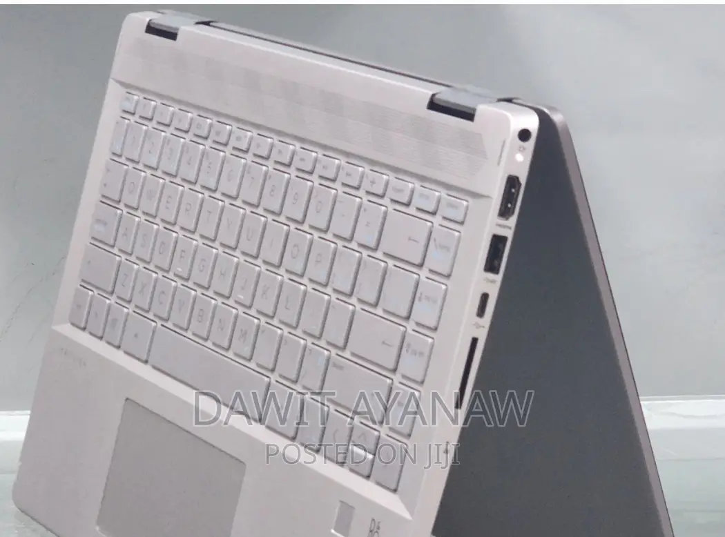 New Laptop HP Pavilion 15 8GB Intel Core I7 SSD 256GB