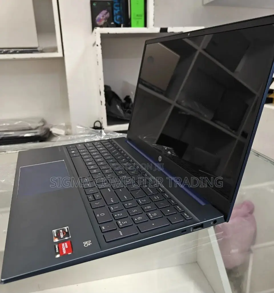 New Laptop HP Pavilion 15 8GB AMD Ryzen 5 SSD 512GB