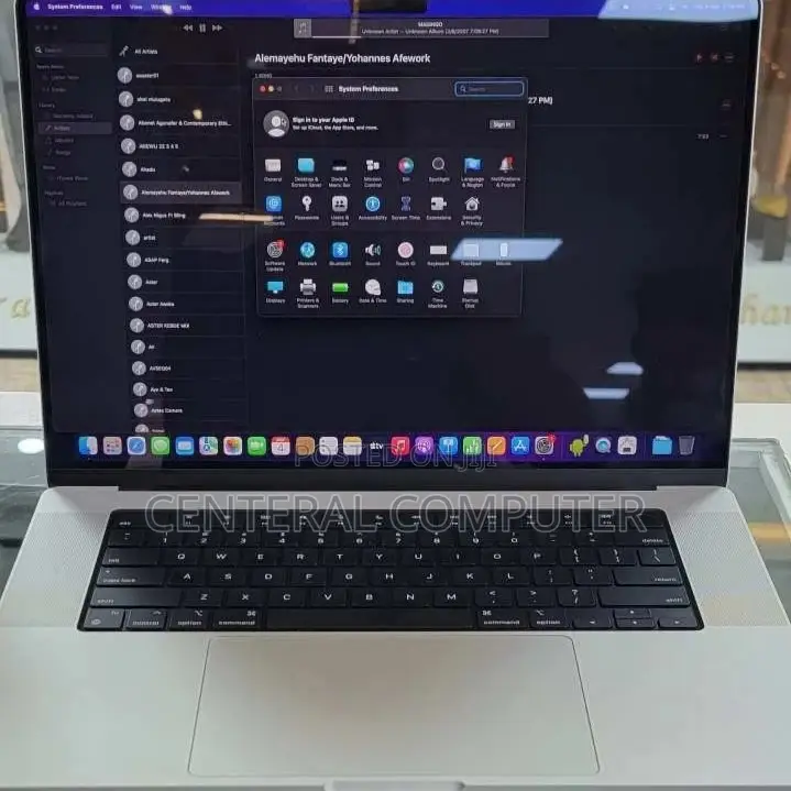 New Laptop Apple MacBook Pro M1 16GB Apple M1 Pro SSD 512GB