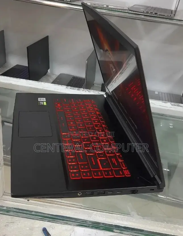 New Laptop MSI GE66 Raider 16GB Intel Core I7 SSD 512GB
