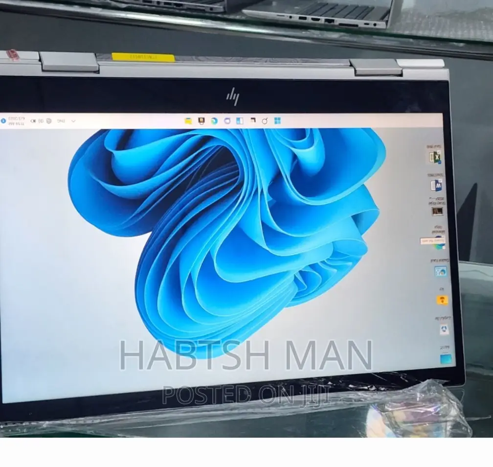 New Laptop HP Pavilion 14 8GB Intel Core i5 SSD 256GB