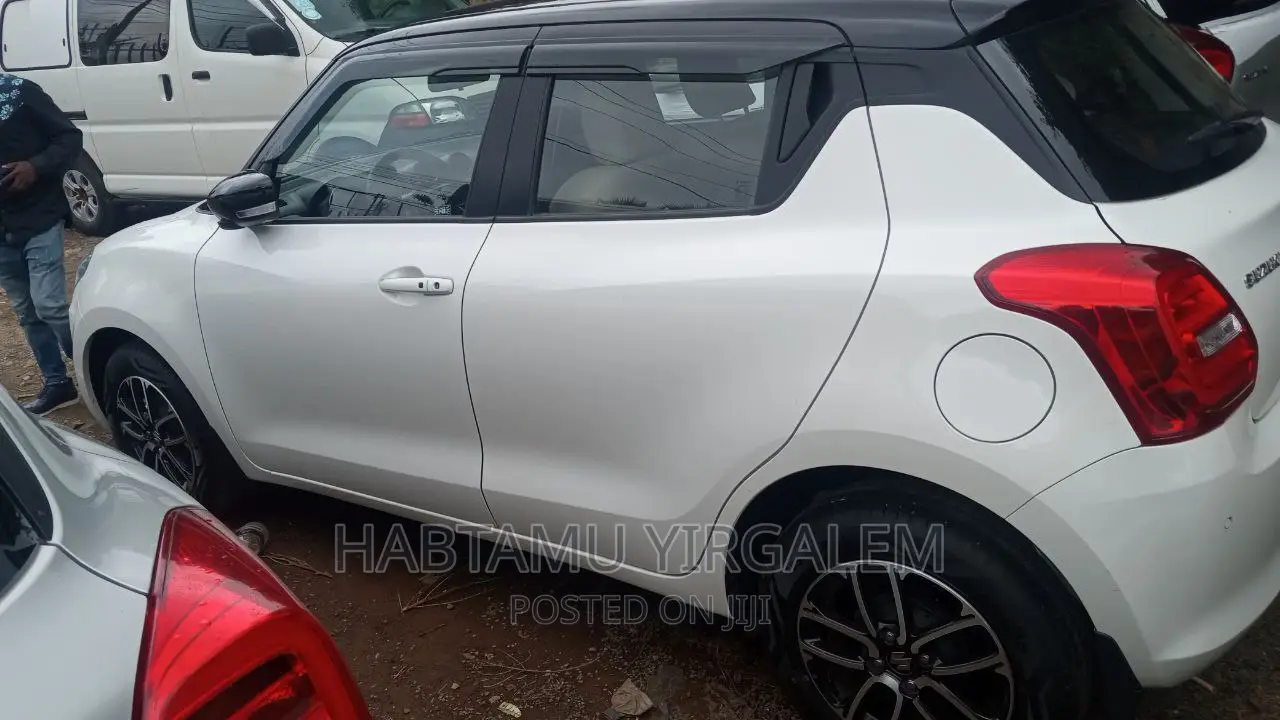 Suzuki Swift 2021 White